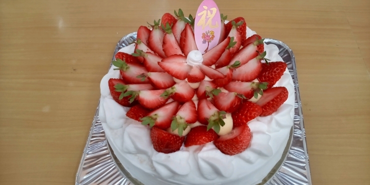 今旬の苺のホールケーキ直径15、18、21センチ「入学式が、始まりましたね、お祝いにケーキは、いかがですか！」