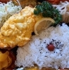 「明日の日替り弁当は鶏のタルタル焼き」