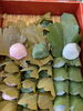 左から白味噌あん、よもぎの皮に粒あん、小豆こしあん「柏餅のよもぎ！出来てます(*'▽'*)」