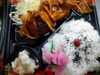 ソースも美味しい特製きのこチキンハンバーグ弁当。「手作り弁当出来ました！特注やご予約も承ります！」