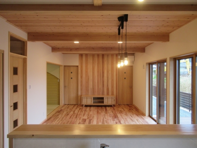 キッチンから見たリビングダイニング「薩摩川内市宮崎町に分譲モデルハウスが完成しました！！」