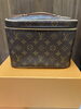 「【ルイ・ヴィトン（Louis Vuitton）バッグ高価買取】上野の買取専門店「おたからや　上野アメ横本店」電話相談無料＆査定無」