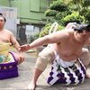 今日から大相撲５月場所、東京場所が始まります✨  照強関の 今日の対戦相手は 今日は５月場所初日ですね✨  本日は琴勝峰関との取り組みです✨  写真は横綱照ノ富士関の土俵入りのお写真 琴勝峰 関です✨照強後援会です。