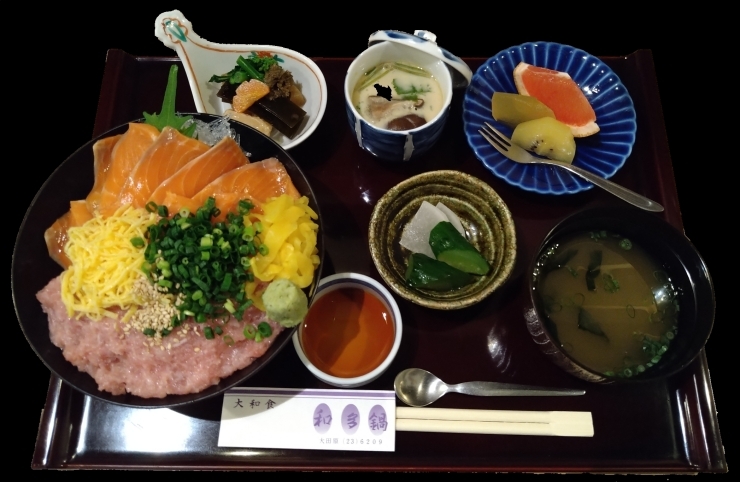 トロサーモンとネギトロ丼定食「❲大田原、定食❳トロサーモンとネギトロ丼定食」