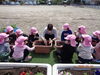 土のかけ方も教えてもらいました。「野菜と花の苗植え」