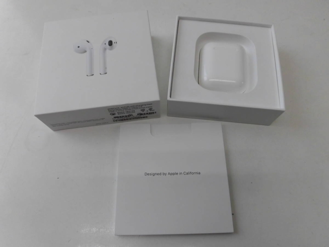 Apple AirPods ワイヤレス イヤホン「Apple AirPods MMEF2J/A 第一世代 ワイヤレス イヤホンの買取は札幌市白石区の大吉白石栄通店にお任せ下さい。」