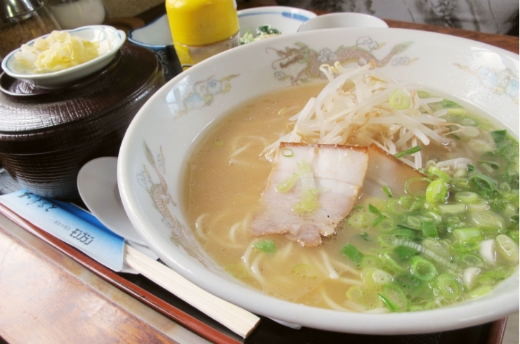 春雨ときゅうりと人参のすもの、ほうれん草の白あえ、ご飯もセットについてきました！