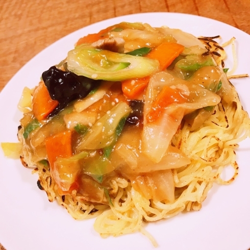 中華麺がパリッと香ばしいあんかけ焼きそば「6月のfrog」