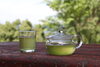 「アウトドアのお供にお茶はいかが。自然の中で味わうお茶はたまらない。」
