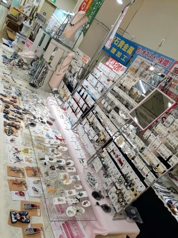 出張販売の様子です♪「北広島市で出張販売♪♪貴金属アクセサリーの加工修理ご相談ください.*.｡ଘ.｡*ﾟ+」