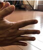 手をパチンと打っているところ「【脳卒中/脳性小児麻痺】光と音の調和【リハビリ】」