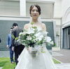 美しい花嫁さんとブーケ「アーティフィシャルフラワーのブーケ」