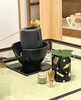 水指の上に蓋の代わりに梶の葉を乗せて涼しさを演出♪「【夏休み】【初心者】【体験】茶道裏千家教室のお稽古【和文化】【憧れ】」