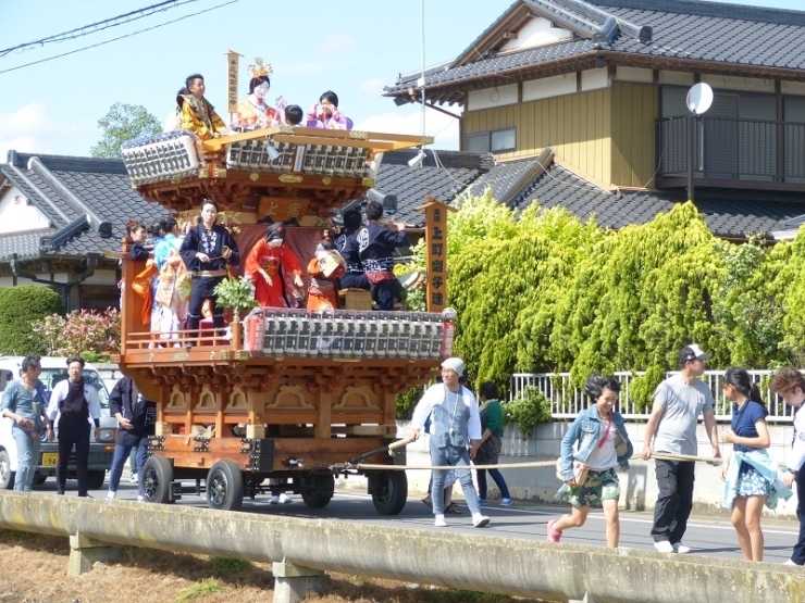 大宮神社例大祭は、毎年5月4日、5日の二日間行われます。今年の山車は【上宿】【下宿】【諸柄】の3地区になります。