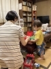 レッスン中は託児係さんが一緒に遊んでくれます「無料託児があるのでお子様と一緒に通えます！」