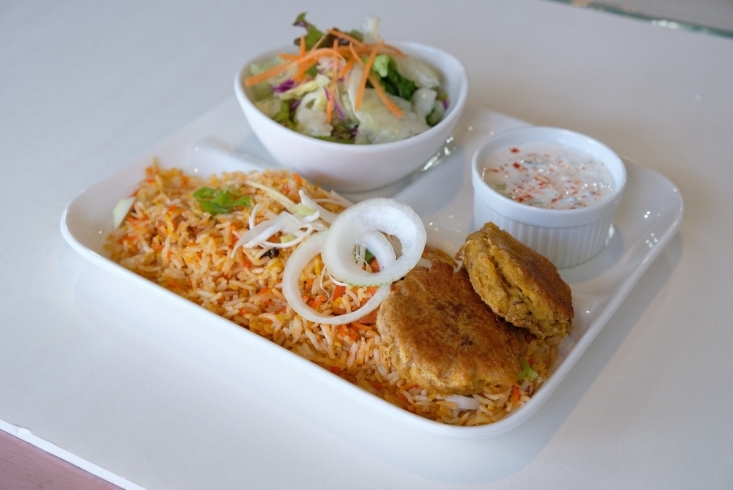 チキンプラフ＆サミカバブセット「本場の味！インドの高級米を使ったチキンプラフ！【本場インドカレーとインド料理】 Chicken Pulau made with premium Indian rice! 【Indian curries and Indian foods】」