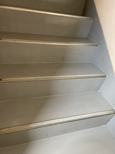 作業後です「店舗の掃除やマンションの定期清掃もお任せ下さい」