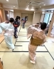 可笑（かしょう）先生がやさしく見守る中、お稽古中♪「【日舞】【体験】【踊り】日本舞踊教室 で和の踊りをお稽古♪【伝統文化】【着物】【礼儀作法】」