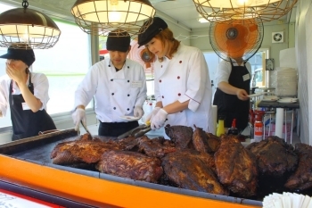 迫力満点、これが肉の塊だ！！