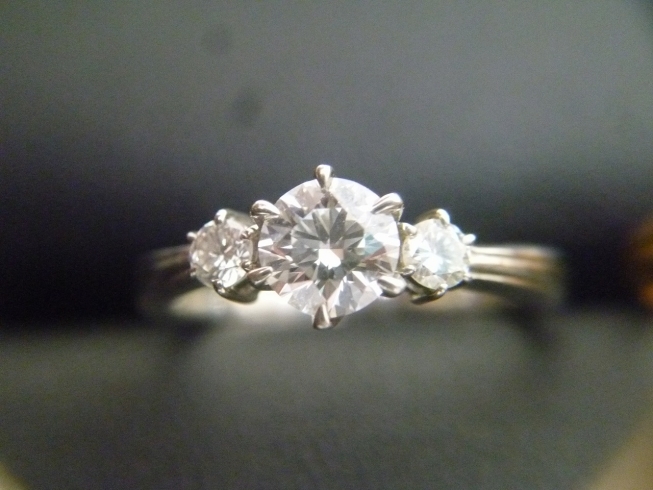 プラチナリングのダイヤはメインが0.473カラット「買取専門 金のクマ 沼津店　実家の掃除でダイヤなどいっぱい♪」