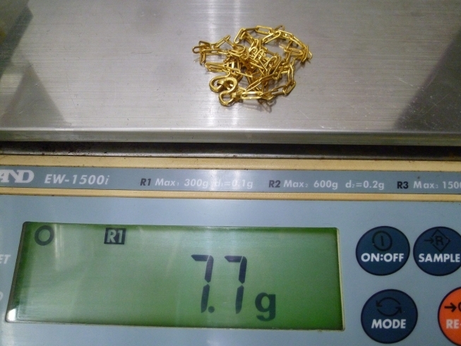 この1点で7.7グラムありましたが純度は???「「金のネックレスは留めの形状にポイントあり 沼津市の金のクマ」 スゴく低く言う店もあるので要注意」
