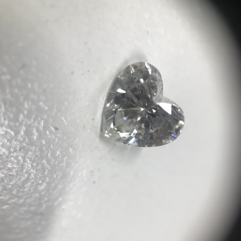 ファンシーダイヤのお買取り「札幌市西区でファンシーダイヤモンドを高価買取中です！ダイヤモンドを高く売るなら「買取専門店 くらや 札幌西店」へ！」