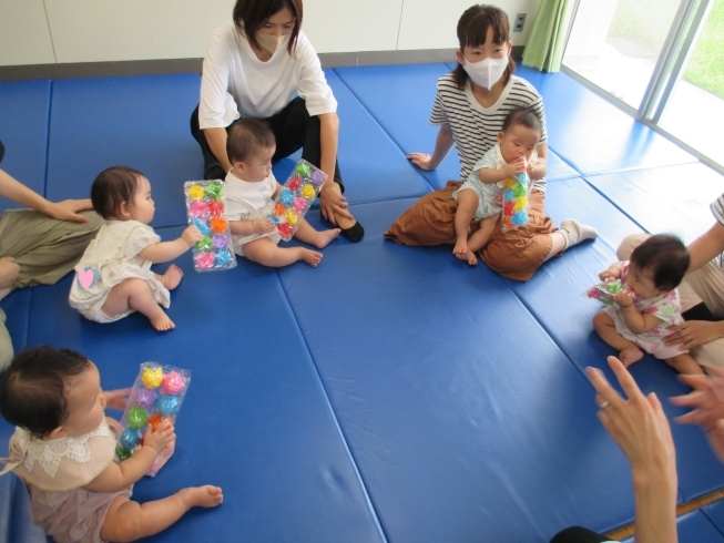 カラフルなたまごパックに興味津々☆「今日は「こりす組」がありました！」