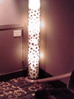 「八丁座の待合室へランプを持って行ってきました！　広島市で和風ランプを手作りしています！あとりえレイです」