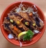 「明日の日替り弁当はカツ丼」