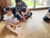 「【リトミック・磯子区】果物狩りへ出かけよう🍎想像力や発想力をのばす♪指先を使って脳の活性化も！」