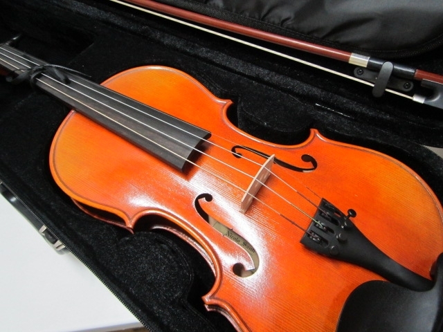 「伊丹市北伊丹からご来店。バイオリンのお買取りです。弦楽器や管楽器もおたからやJR伊丹店にお任せください。」