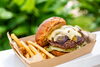 「The BEACH BURGER HOUSE 秋限定ハンバーガー第二弾 「佐土原ナスとモッツアレラチーズのハンバーガー」」