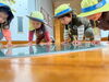 下にいる魚に興味津々！「初めてだらけの遠足」