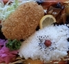 「明日の日替り弁当はカレーコロッケ」