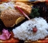 「明日の日替り弁当は魚の利休焼き」