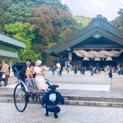 出雲大社挙式前に花嫁人力車