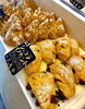 イノセント各種。手前はオレンジ&チョコのイノセント「北海道産小麦&クリームチーズのパン『イノセント』（札幌市西区西野ベーカリーベル本店）」