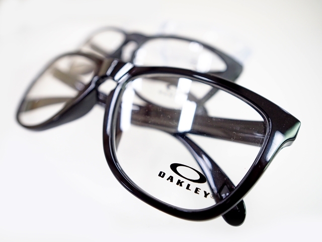 OAKLEY Frogskins.「大人気のサングラスモデルが、フレームで新発売！」