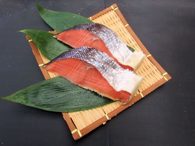 村上名産塩引き鮭「11月11日は鮭の日です!!★【新潟市西区のカニ屋！】」