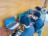 フライトシュミレーターはゲーム感覚のようです。皆さんとても楽しんでおられます「2026年2月24日【ドローン授業】水戸英宏中学校」