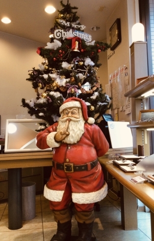 サンタさん「クリスマス飾りです「あなたの眼に寄り添うめがね屋さん・宮崎市・修理・調整」」