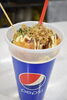 「片手でジュースとたこ焼が食べられる器付の「コンビ」が大人気！　フォレオ店」