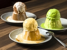 【立川駅北口】ATTACHMENTの自家製プリンの上には大きなアイスクリームが！ぜひご賞味ください！