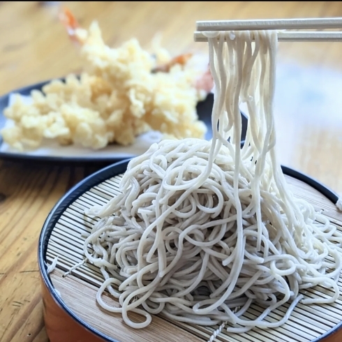 特大の海老の天ぷら付き蕎麦♫「【川口市栄町１丁目】大晦日年越しそばは当店にお任せ下さい！」