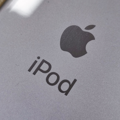 ちょっと懐かしいiPodのロゴ「iPod Touchをお買取りさせていただきました【金沢区・磯子区】オーディオ機器・デジタル家電の買取なら買取専門店大吉イオン金沢シーサイド店におまかせください」