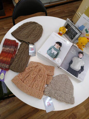 ニット小物の作品、色々ありますよ〜「♡ニット小物♡」
