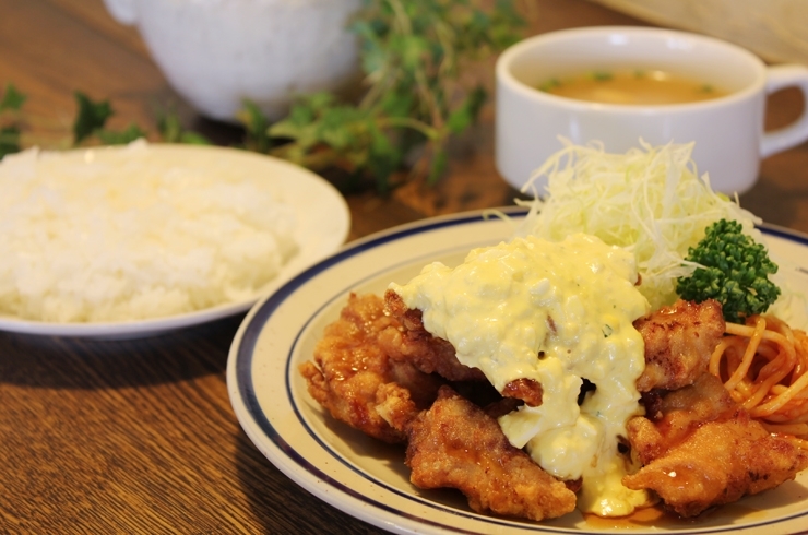 ボリューム満点！　チキン南蛮！