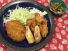 「本日のAランチは　特製ランチ（とりから、春巻き、コロッケ）」