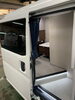 奥にはトイレが「水がいらないトイレカー（軽自動車）を作りました」