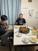 カメラ目線（笑） /小樽グループホームらしくホーム「らしくホーム緑　クッキングデー　/小樽障害福祉グループホーム　らしくホーム」